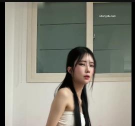 韩国反差女神尹公主F~S自娱自乐潮P视频5V-613M，大神首发，双眼皮惊喜下载观看