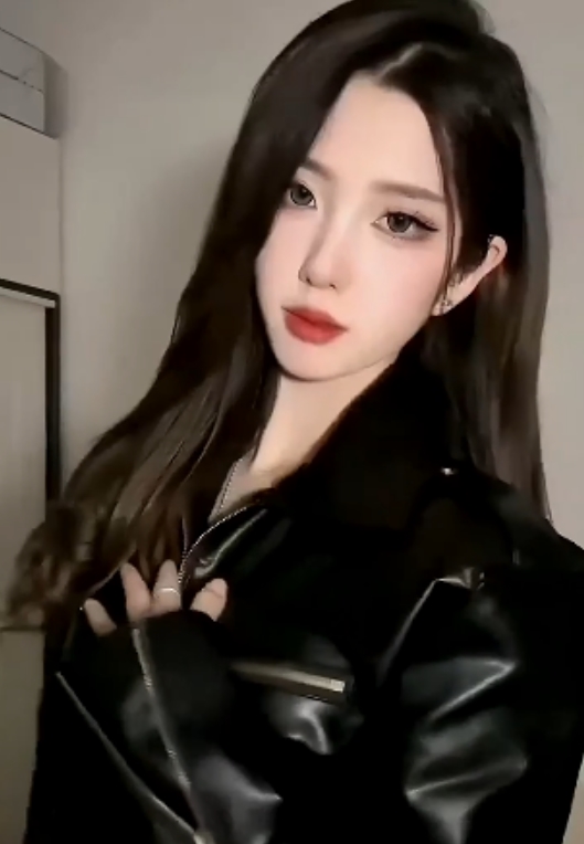 luka摄影大师私拍福利5.5g视频，百度ED2K收cang+du家