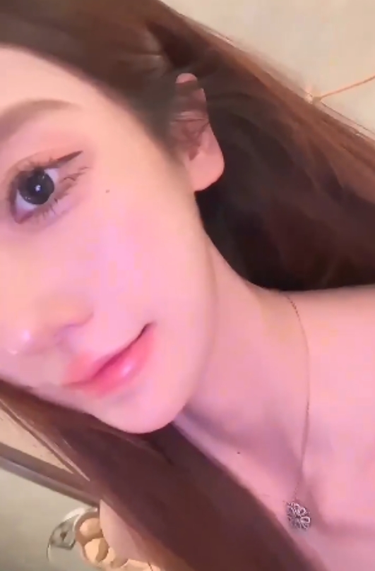 luka摄影大师私拍福利5.5g视频，百度ED2K收cang+du家