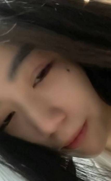 抖音甜美女大学生欣梦然6v4.9g，百度收藏301