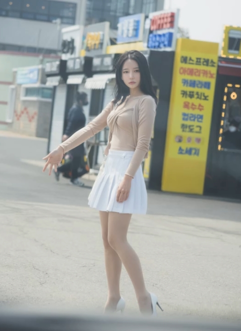 Yeha：顶级女神17套作品，14g视频，百度ED2K收藏剧情作品