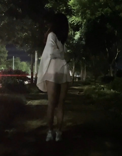 小小星户外展示9v9g，推特收藏百度搜索热度飙升