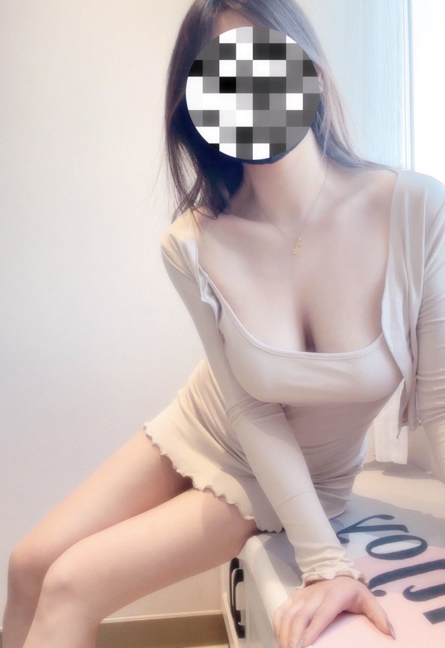 大罩杯福利姬全新小鲅鱼定制5.8g珍藏品，视频数量506，快手粉丝200万热捧，5月新增引发热潮