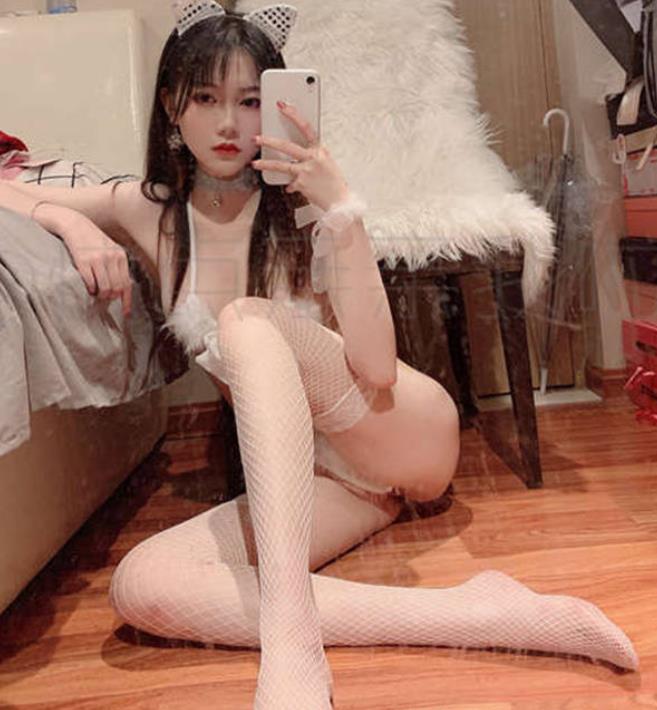 “女神御姐修长美腿，快点亲亲我！1.4G视频合集”