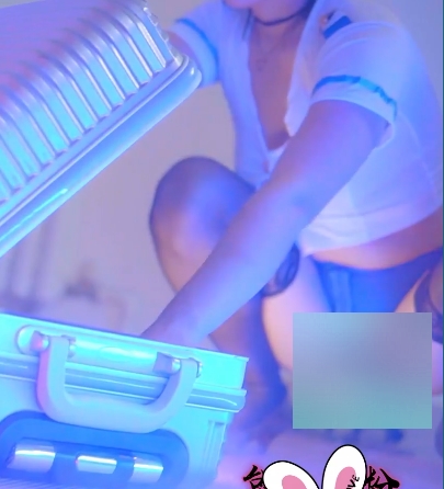 台湾SWAG粉红兔pinkrabbittw：高速开车时尚淑女，魅力无限，4.7G视频集！