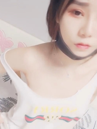 情感联系，让人无法抗拒。快来欣赏这份清纯主播可儿的温柔感受吧！