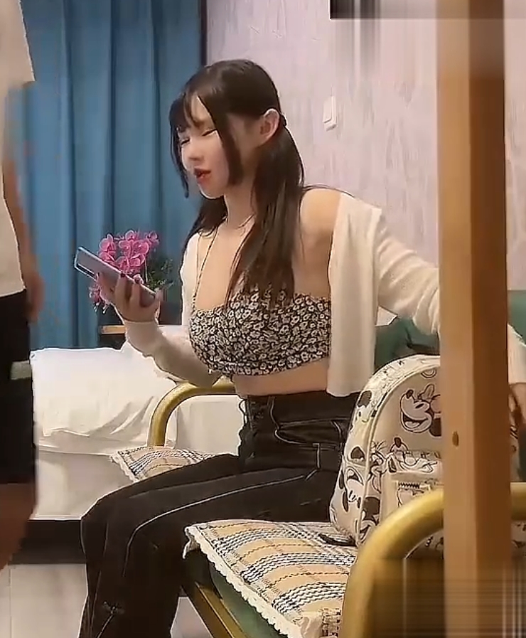 李寻欢2代：探花传媒合集，40.2g视频收藏，办公室恋情女主师师，老王兼职