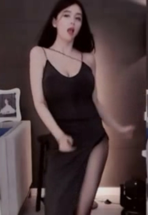 斗鱼七哥张琪格全新大合集46个精彩视频，尽显舞蹈才华与迷人颜值，去除水印，尽情享受视觉盛宴！