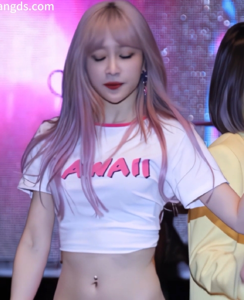 [转载搬运]+大神AI_nude高能之作！女团饭拍现场去衣热舞+丝滑极致反差+[2V+322MB][百度盘]