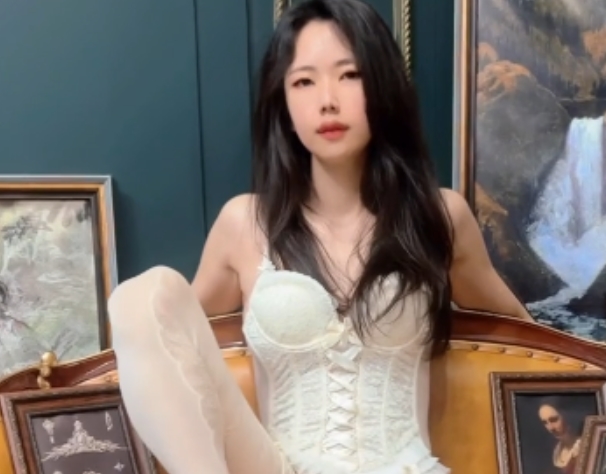 韩国ts甜美dalkom最新合集126V127G，收藏百度ED2K