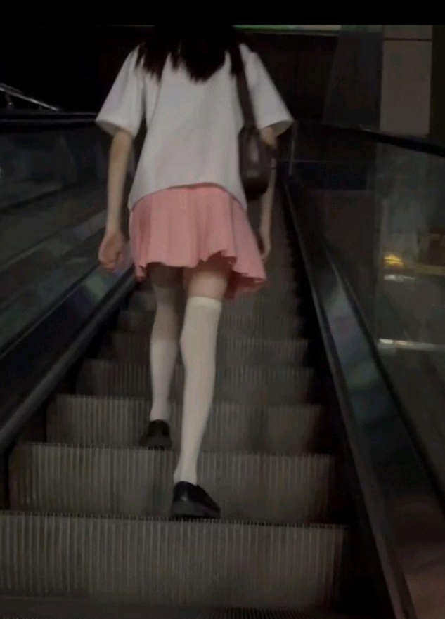 户外商业街海角社区精彩合集1V297M，高清720P，后推车亲生体验，密码解压注意事项