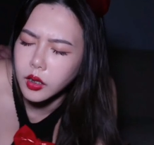 自行打包百度盘性感老师Nina最新合集1V404M，三种不同服装