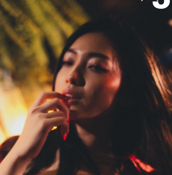 转载百度云夏暮光诱惑合集141V6.45G，四人游激烈场景