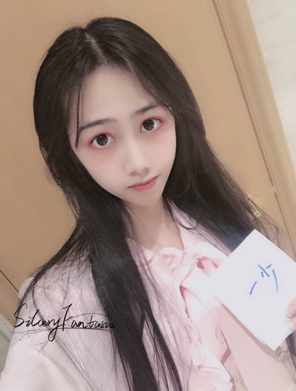 网红微博可盐可甜萌江可爱最新合集1V小，风格多变