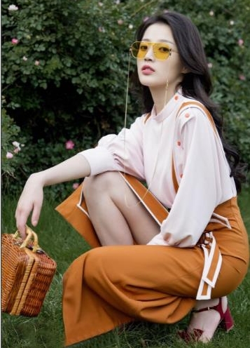 母系P站红人Fullfive宜家女主角最新合集1VXXG，精彩内容尽在其中