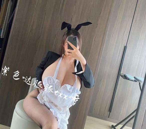 虎牙超精选美人童小芯最新稀缺合集_744M_百度云