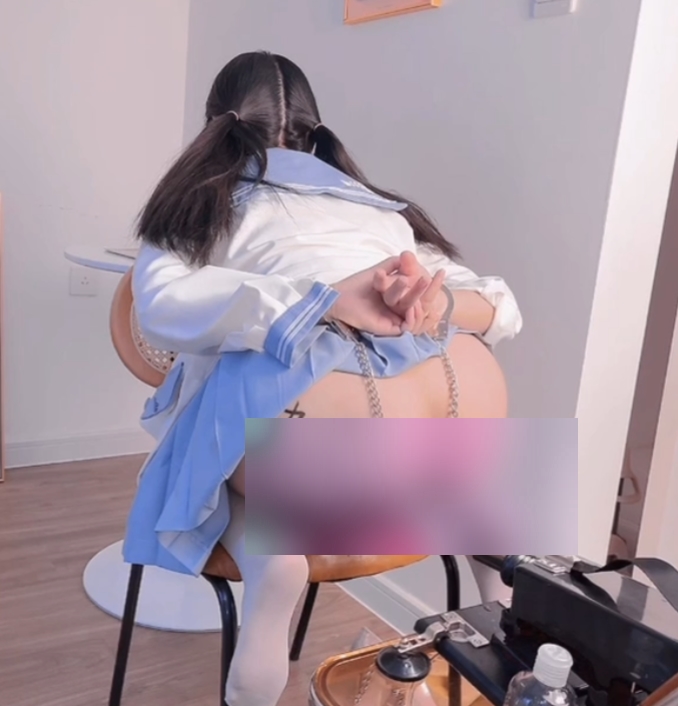 户外快手乖乖女胡九万最新合集6V1.19G，水晶棒互动解压