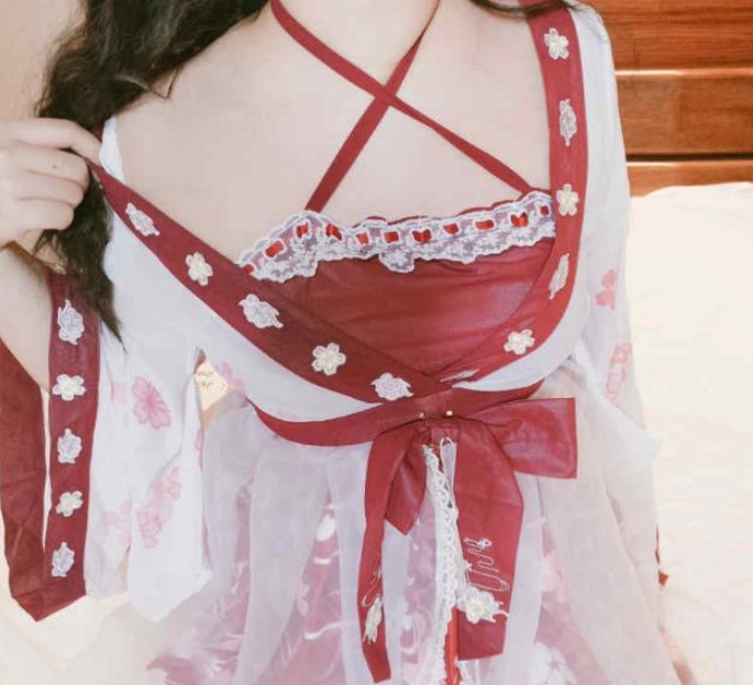 万变女神三寸妹子柚木酱最新合集1V未知，精彩瞬间尽在其中