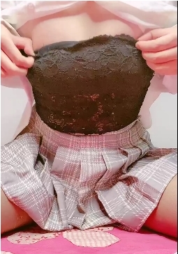 性感秀女美狸推特短视频合集1部50G