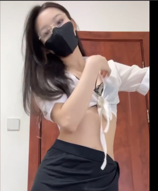 推特桃子taotao7481私拍43部6.2G胖臀香艳