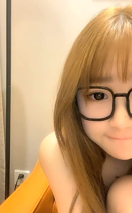 推特甜妹林露蜜桃曲线极限合集88部30G颤抖不止