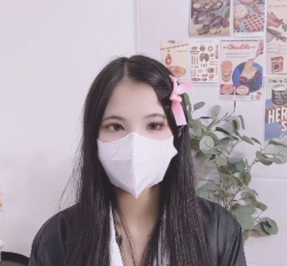 推特小敏儿黑长直某处5部合集26.9G优质