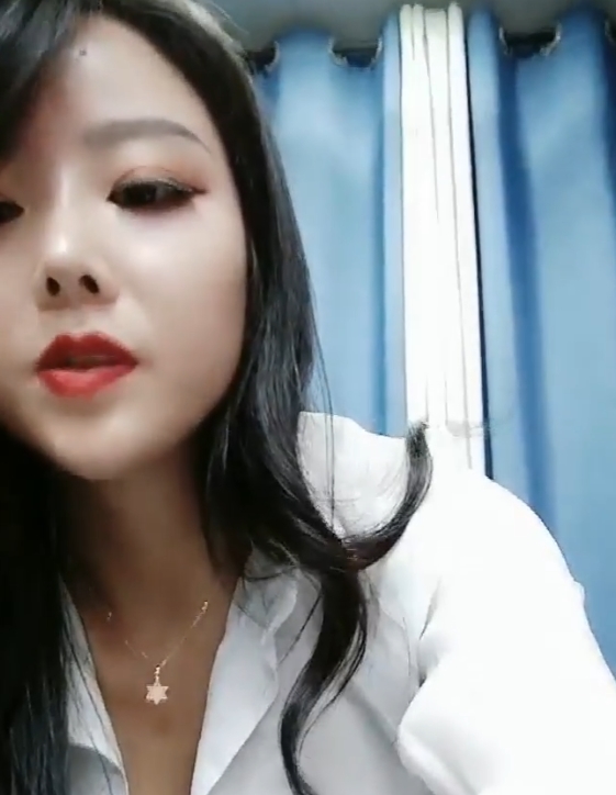 苏妲己勾引合集Twitter41V25GB狂野户外