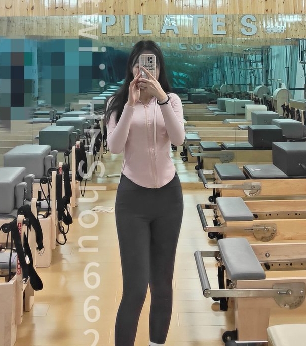 百度云ED2K鹤酱双马尾福利姬合集71部19.4G，C杯大罩杯胖臀