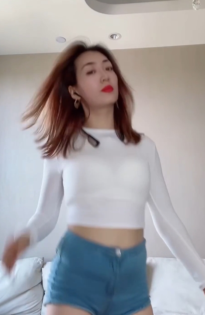 抖音李露抖球舞124V合集7.55G晃晕了