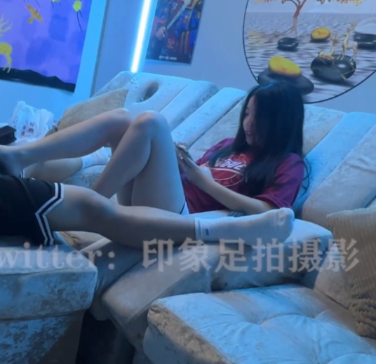 推特印象足拍美足特辑28部26.89G流连忘返