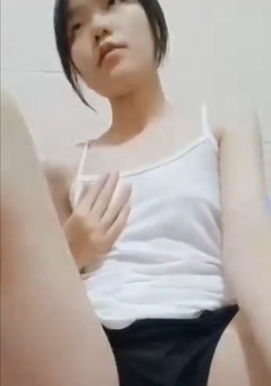 推特反差辣妹秘密合集438部4.4G宝藏巨献