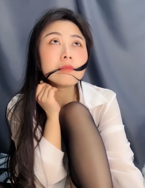 推特绫家小姐姐美腿御合集66部82.5G太诱人