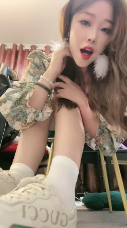 套路直播/白桃/酸袜脏鞋/3部/1.2G/绝了