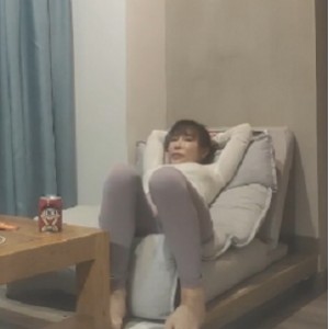 火辣熟女大姐推特视频1部1.3G丰满