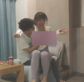 火辣熟女大姐推特视频1部1.3G丰满