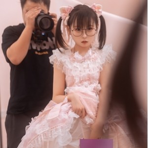 推特幼水铃衣粉嫩私拍60分钟27.8G优质