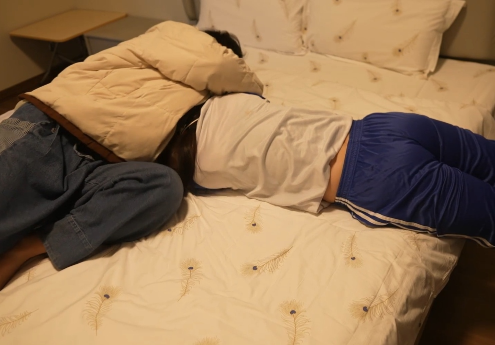 感觉推特可爱男跟踪潜入事件1部1.15GB