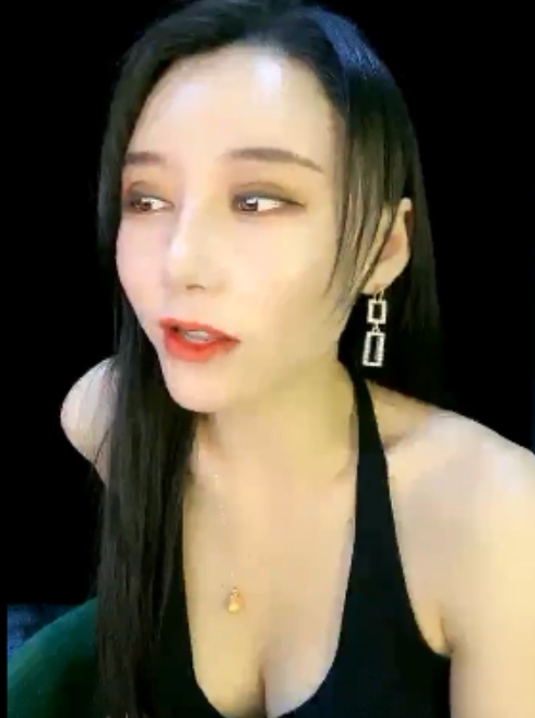 直播小阿水艾薇儿合集180.4G超火辣